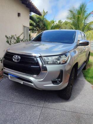 TOYOTA HILUX 2.8 D-4D TURBO DIESEL CD SRV 4X4 AUTOMÁTICO TOYOTA HILUX 2.8 D-4D TURBO DIESEL CD SRV 4X4 AUTOMÁTICO